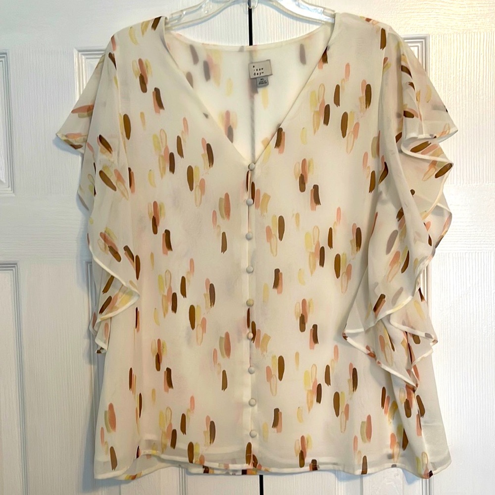 A New Day Flutter Sleeve Top. Size XL